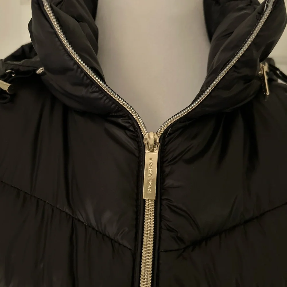 BEAUTIFUL & SOFT! Michael Kors Black Packable Hooded Down Jacket S gold hardware - Picture 7 of 11
